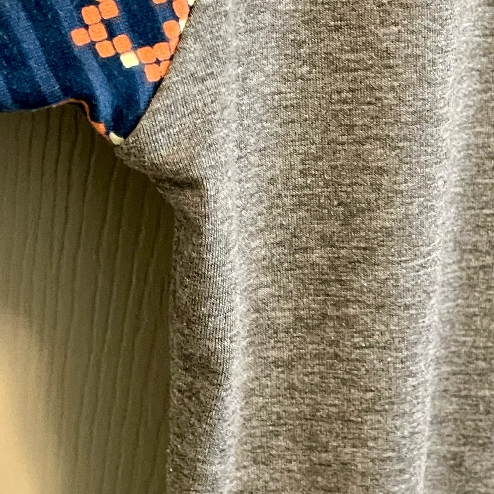 LuLaRoe Randy Tee Grey Body with Blue and Pink Printed Sleeve - Picture 6 of 8